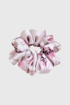 Scrunchie Medium gumka do włosów różowa w kwiatowy wzór – Rosie Cream