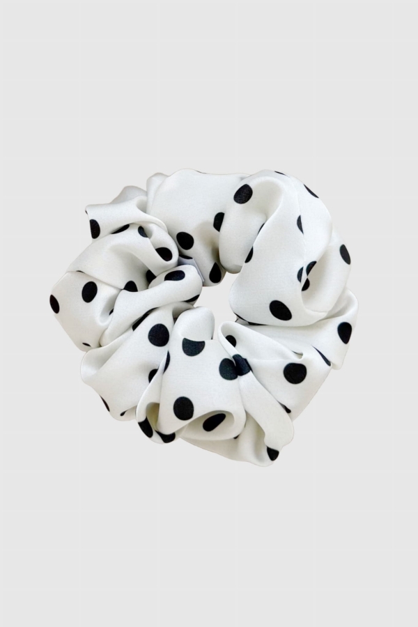 Scrunchie Medium gumka do włosów w groszki – Dalmatino