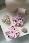 gumka do włosów różowa z różyczkami 3D – Scrunchie Maxi Rose Cocktail