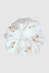duża gumka do włosów ecru z różyczkami 3D Scrunchie Maxi White Swan