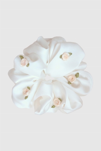duża gumka do włosów ecru z różyczkami 3D Scrunchie Maxi White Swan