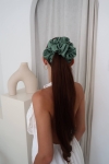 duża gumka do włosów pistacjowa Scrunchie Maxi Dark Pistachio
