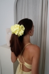 duża gumka do włosów pastelowa żółta Scrunchie Maxi Citrone