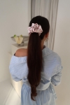 gumka do włosów różowa Scrunchie Medium Rosie Cream – fryzura kucyk