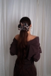 Scrunchie Maxi gumka do włosów czarno-brązowa we wzory – Espresso