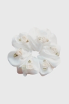 Scrunchie Medium gumka do włosów ecru z różyczkami 3D – White Swan