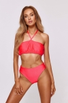 dół kąpielowy z wysokim stanem w kolorze koralowym – modny look