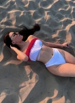 Białe bikini z kwiatami 3D Laura Flower – na plaży w stylu boho