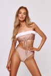 Beżowe bikini top z kwiatami 3D – klasyczne wiązanie pod biustem