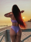 Subtelność w pastelach – bikini Laura Flower liliowe na plaży